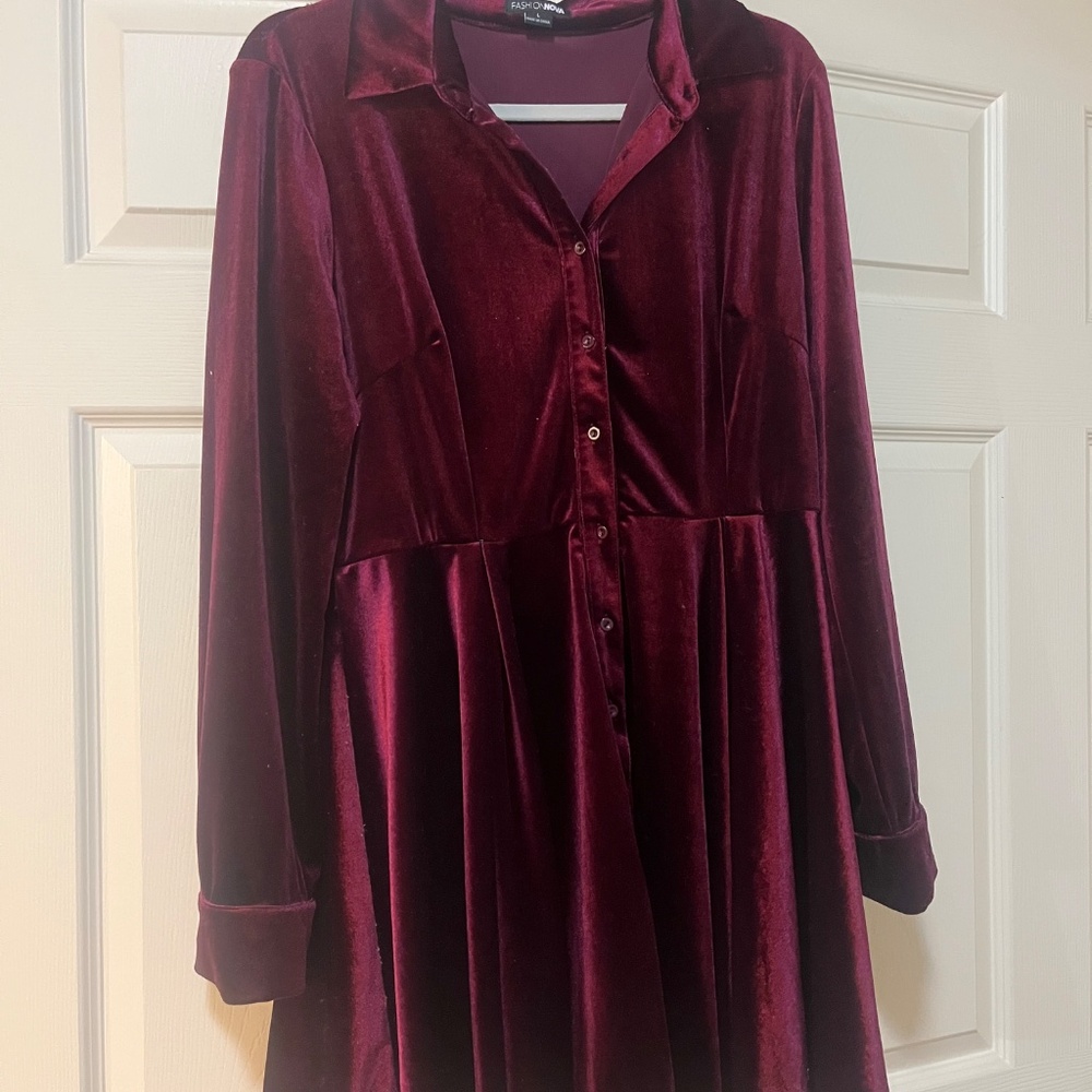 Velvet  Party Dress Long Sleeves and button up - Picture 3 of 6